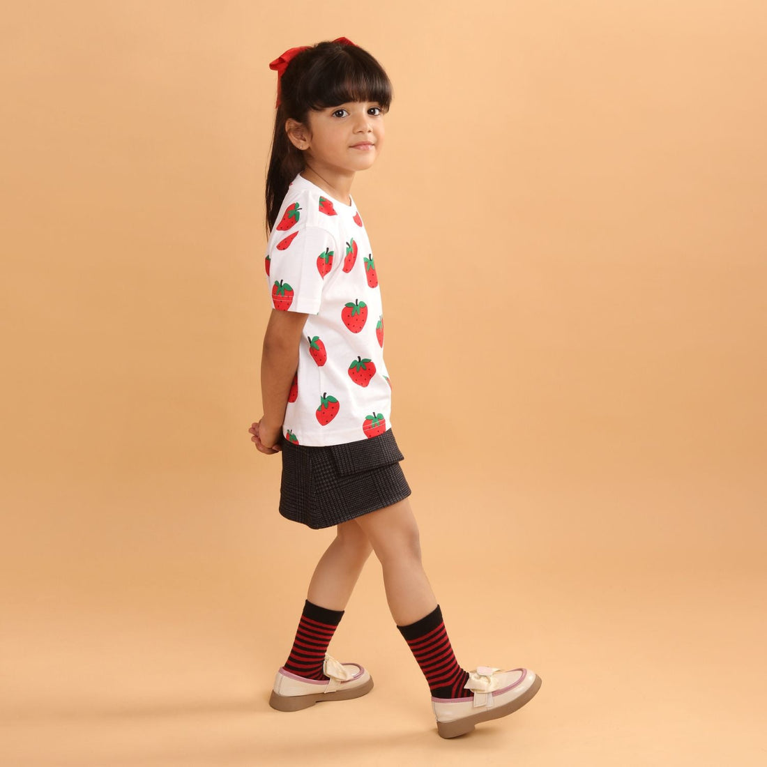 Girl - Strawberry Print Short Sleeve Cotton T-Shirt & Shorts Set