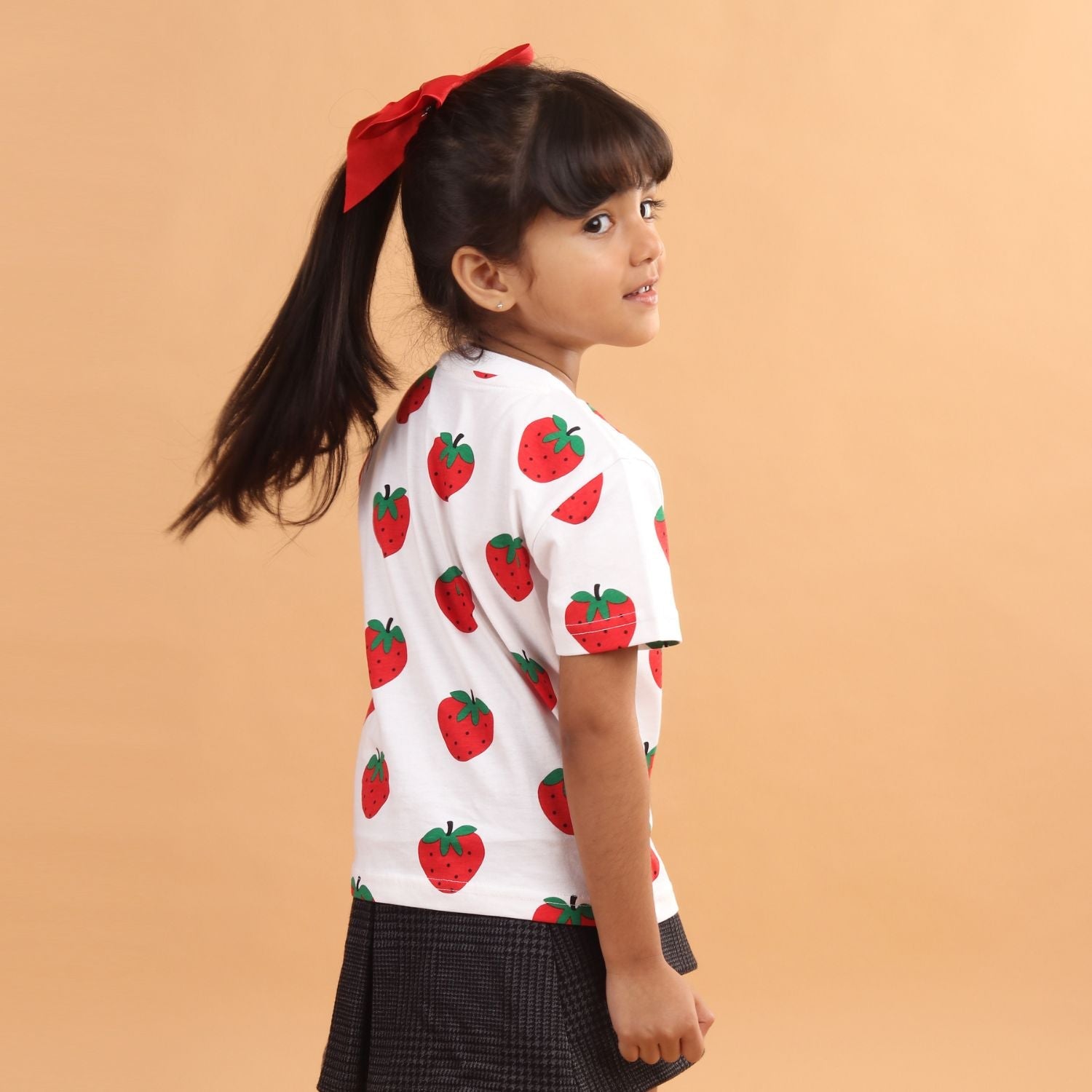 Girl - Strawberry Print Short Sleeve Cotton T-Shirt & Shorts Set