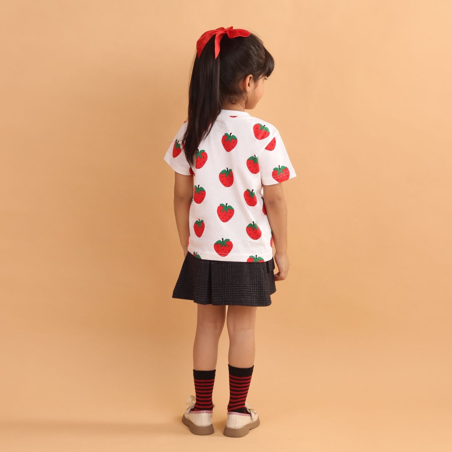 Girl - Strawberry Print Short Sleeve Cotton T-Shirt & Shorts Set