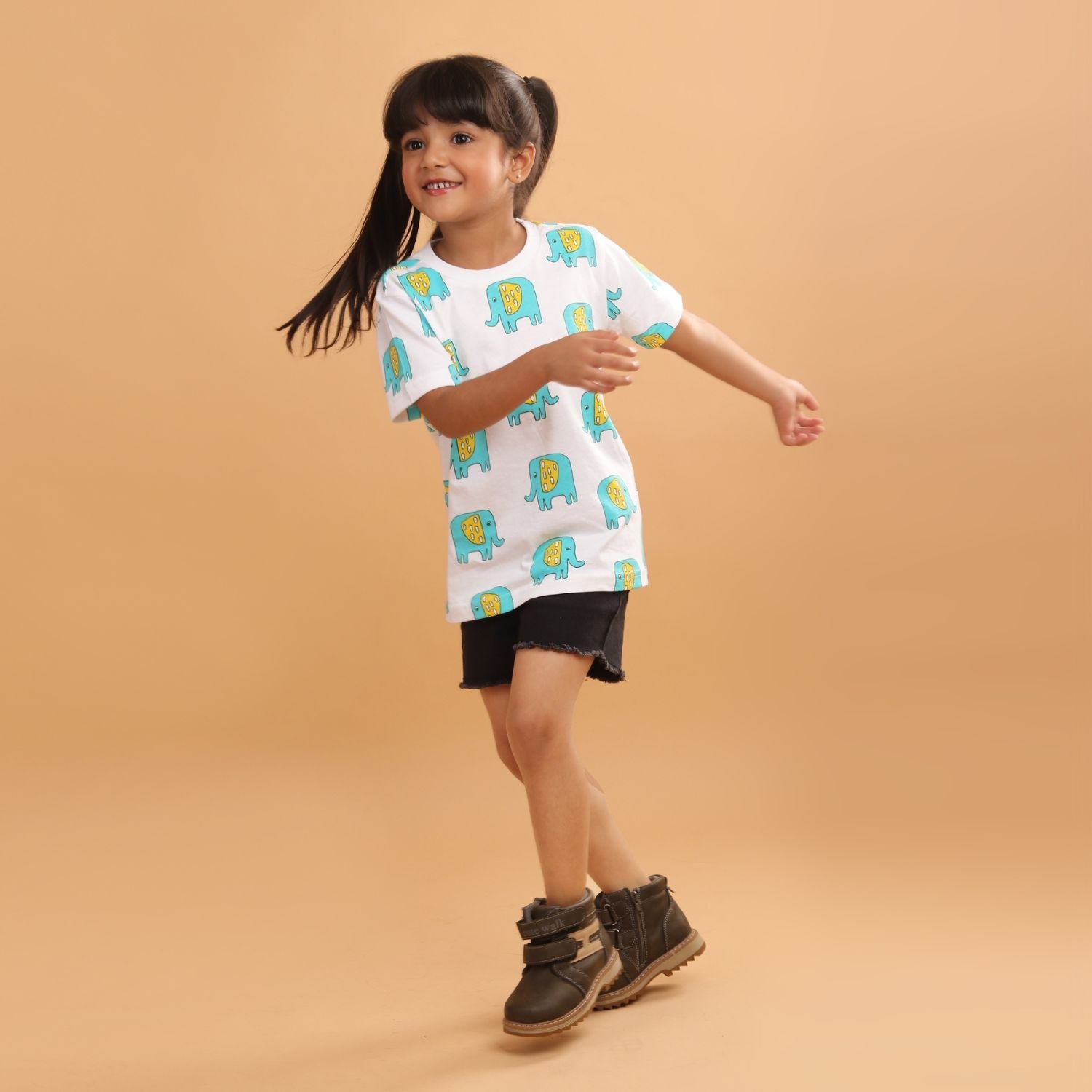 Girl - Elephant Print Short Sleeve Cotton T-Shirt & Shorts Set