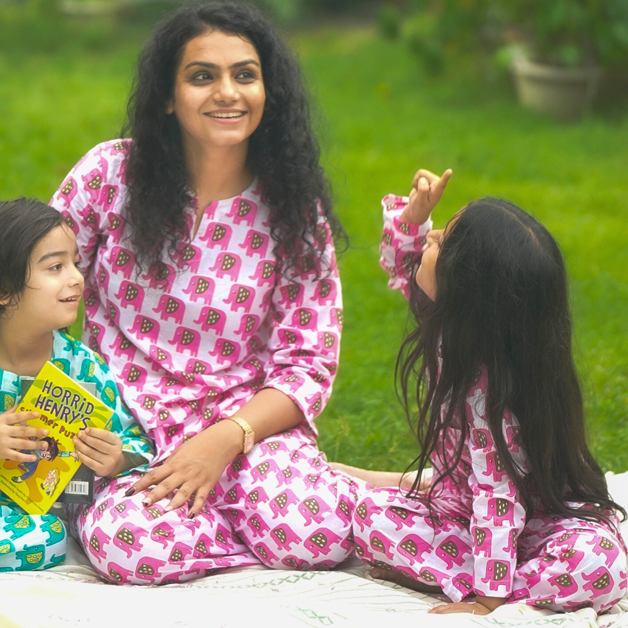 Pink Elephant Mom & kids Set